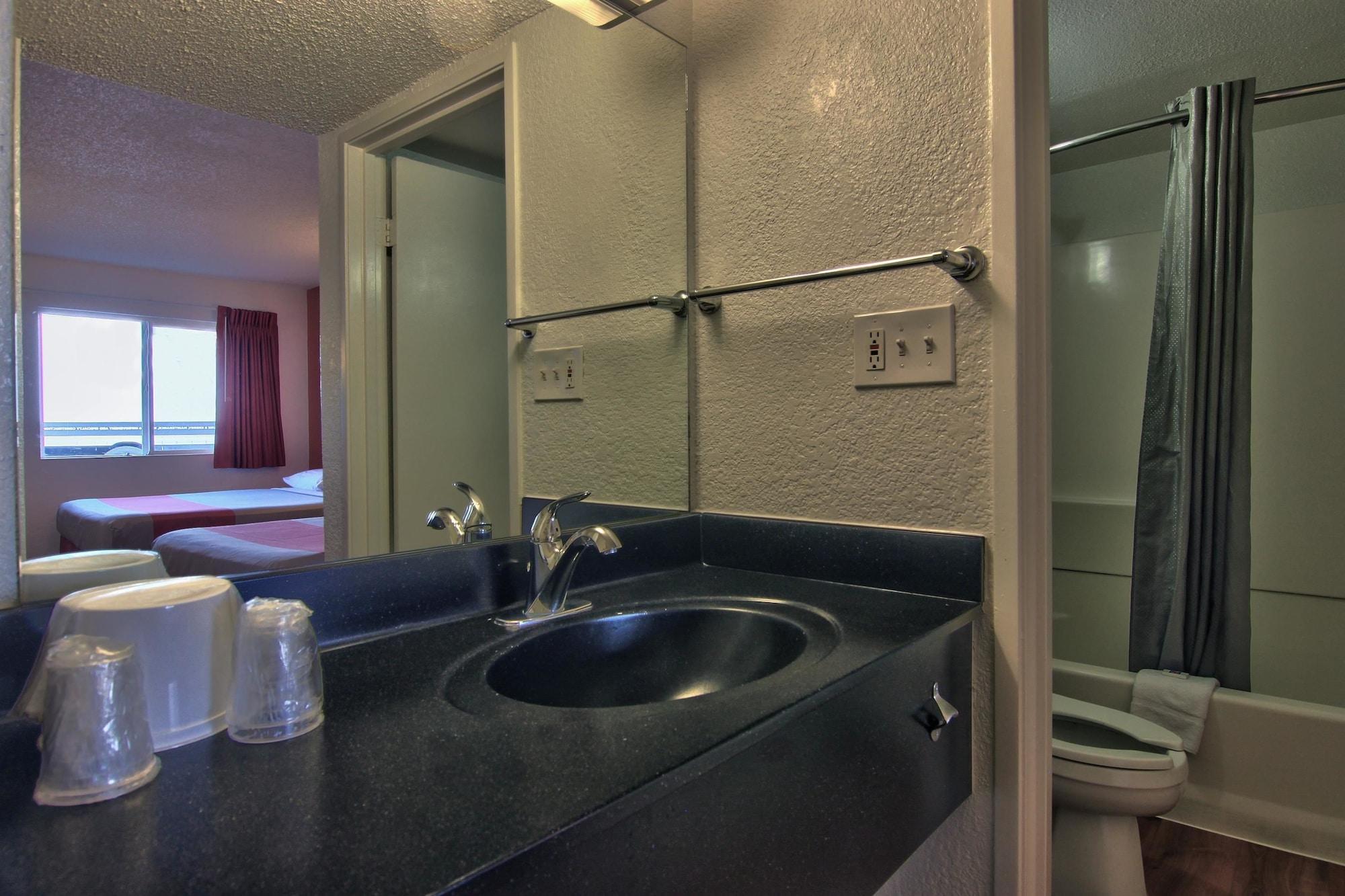 Motel 6-Sacramento, Ca - Old Sacramento North מראה חיצוני תמונה