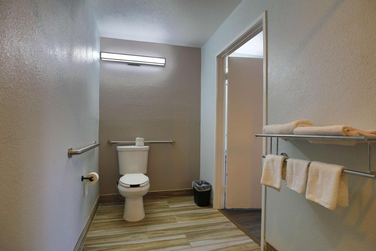 Motel 6-Sacramento, Ca - Old Sacramento North מראה חיצוני תמונה