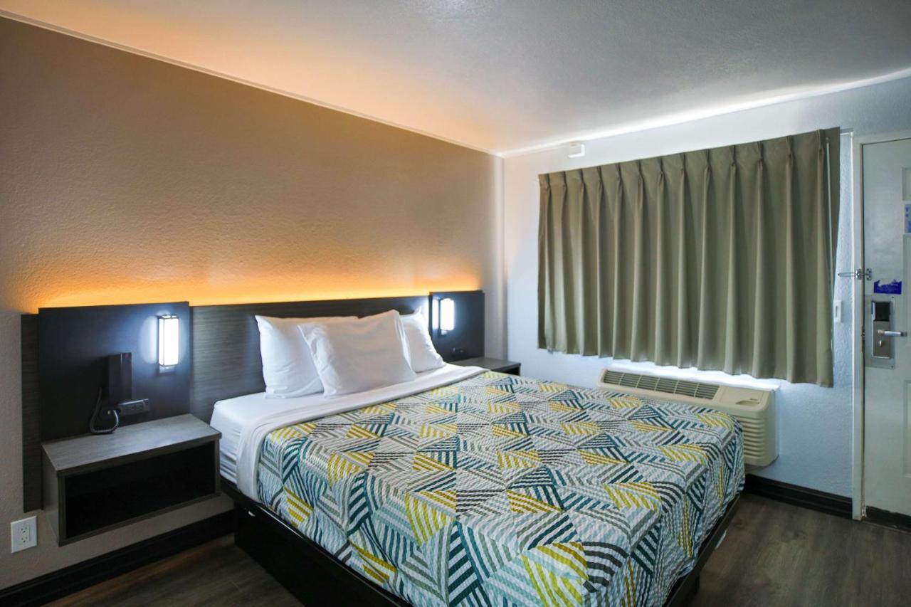Motel 6-Sacramento, Ca - Old Sacramento North מראה חיצוני תמונה