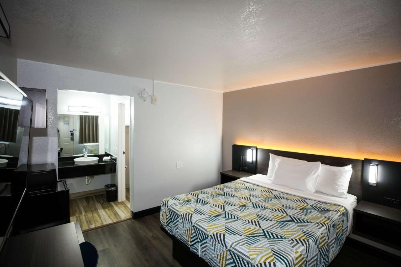 Motel 6-Sacramento, Ca - Old Sacramento North מראה חיצוני תמונה