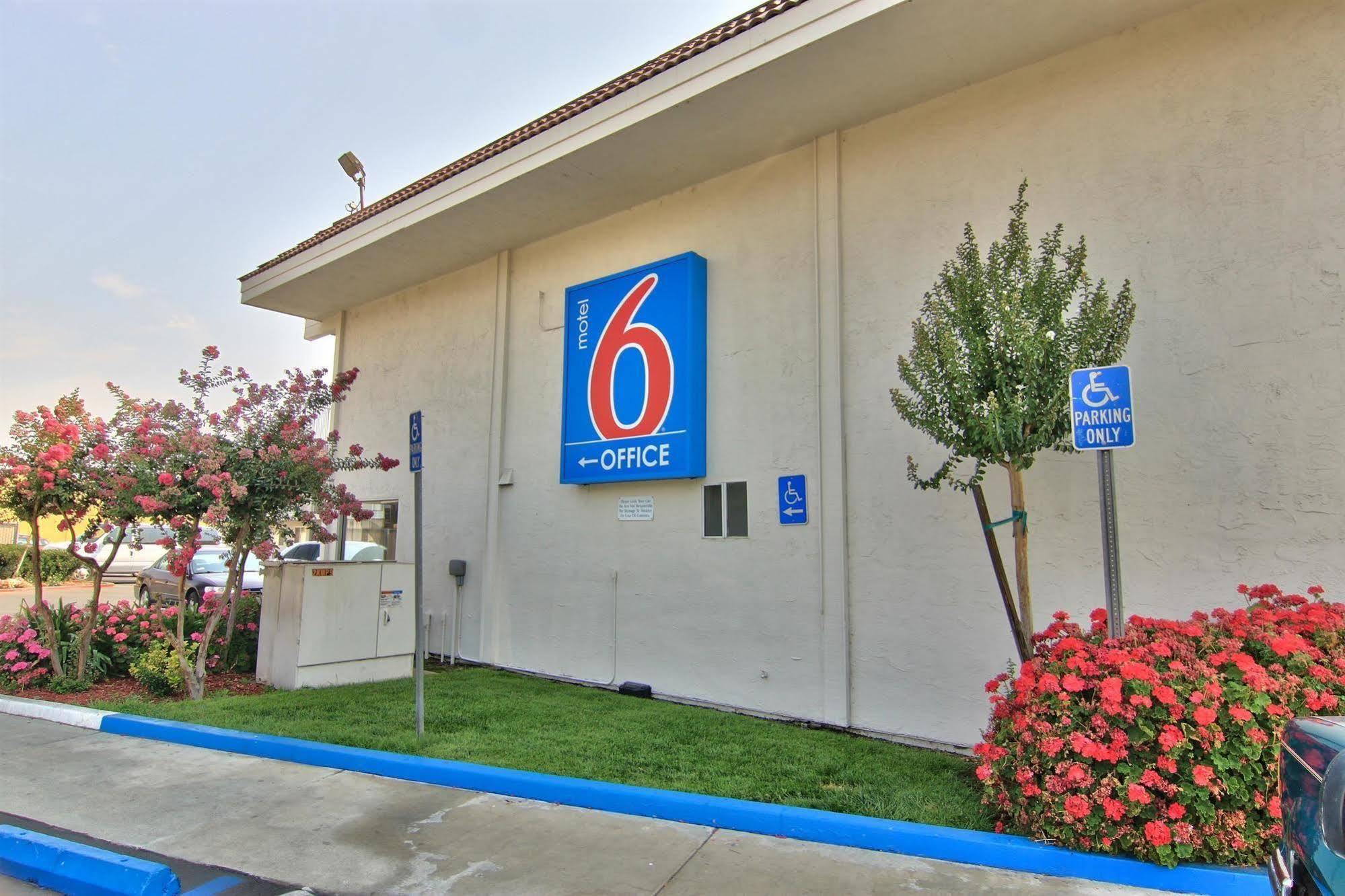 Motel 6-Sacramento, Ca - Old Sacramento North מראה חיצוני תמונה