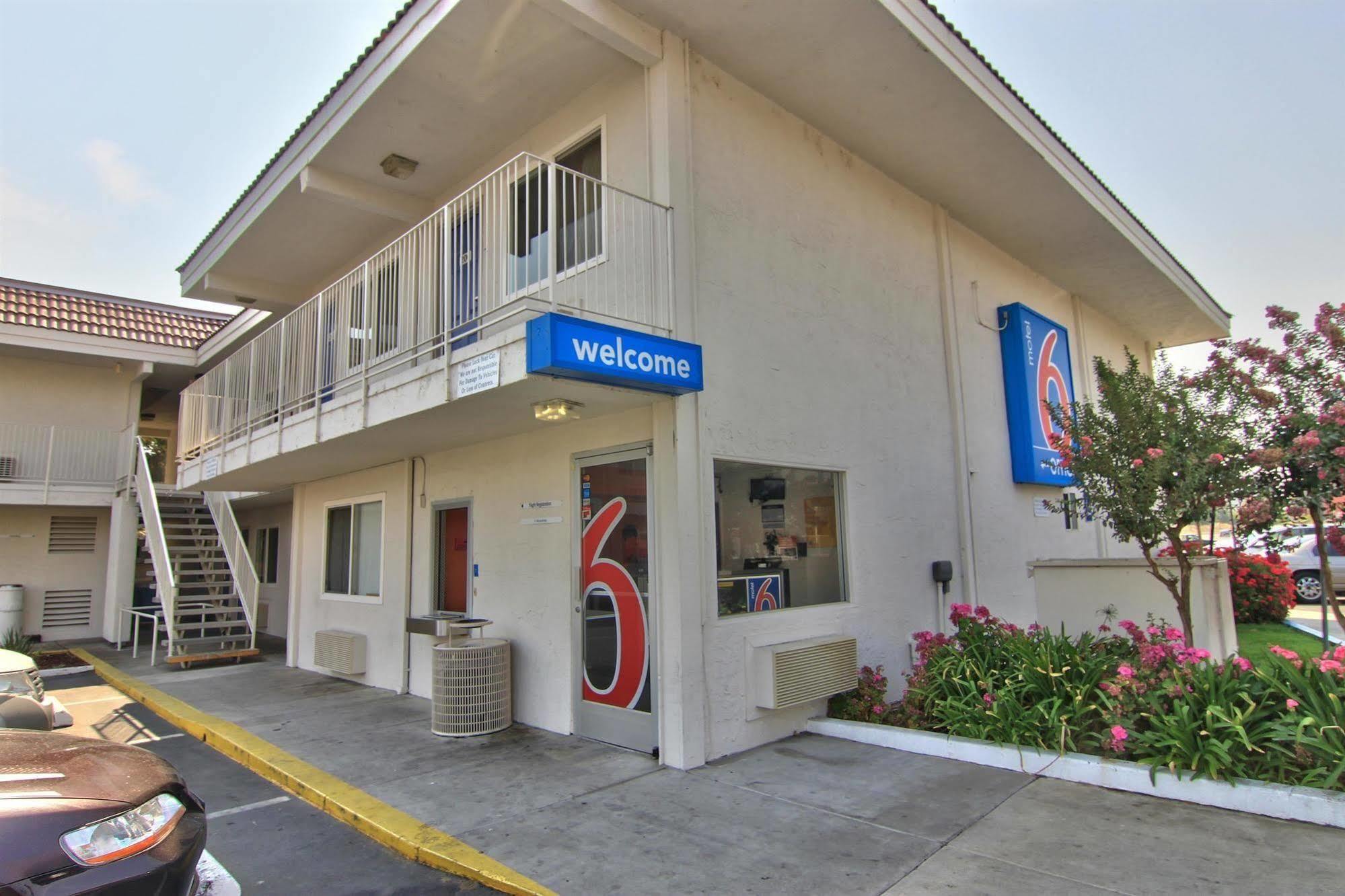 Motel 6-Sacramento, Ca - Old Sacramento North מראה חיצוני תמונה